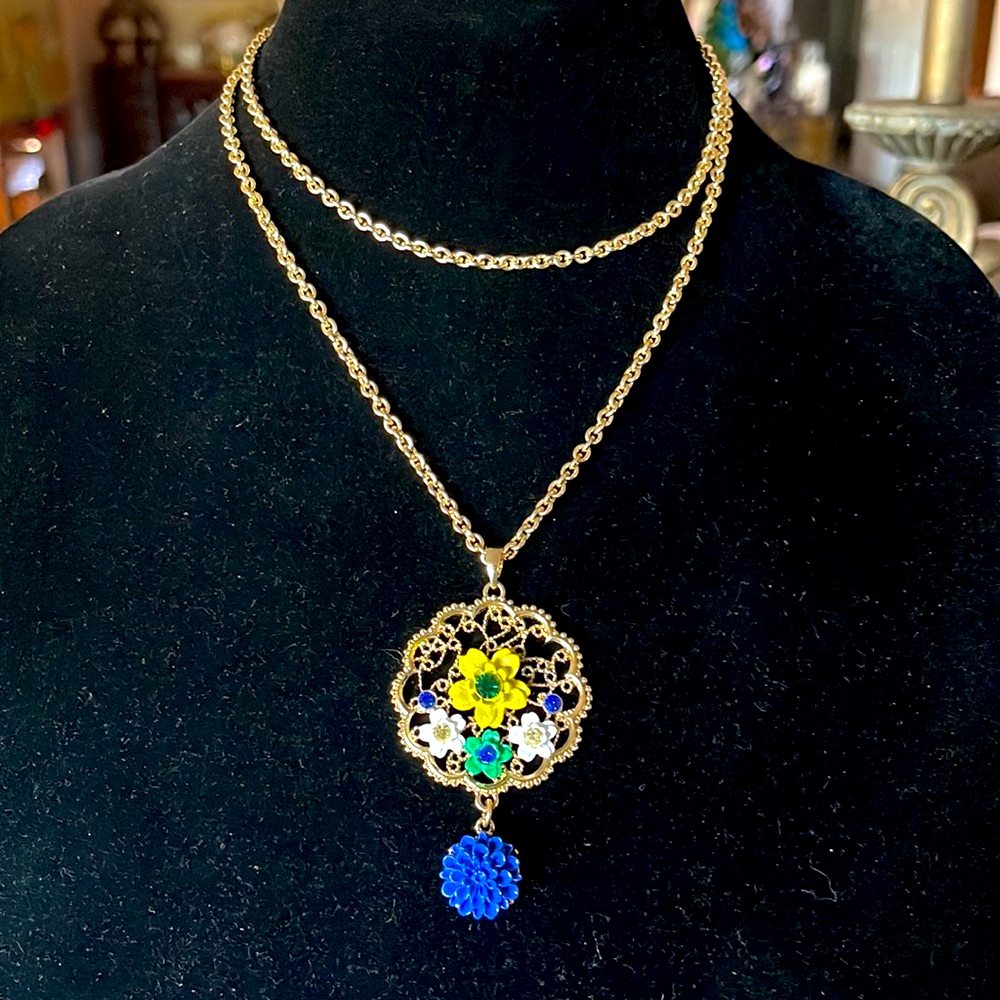 Talbots Long Or Short Gold Tone Chain With Medallion Of Enameled Flowers Crystal 17$